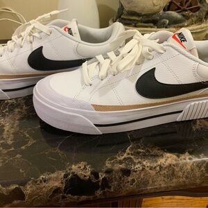 Nike White and Black Sneakers with Tan Detail